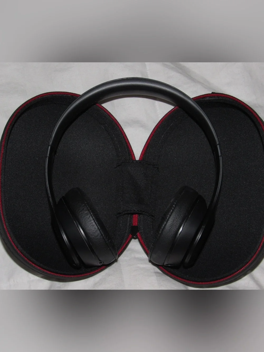 solo Black Over-Ear Headphones with Red-Trim Carrying Case